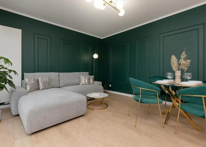 Green Apartment In Warsaw\'S Bemowo District With A Garden And Double Garage