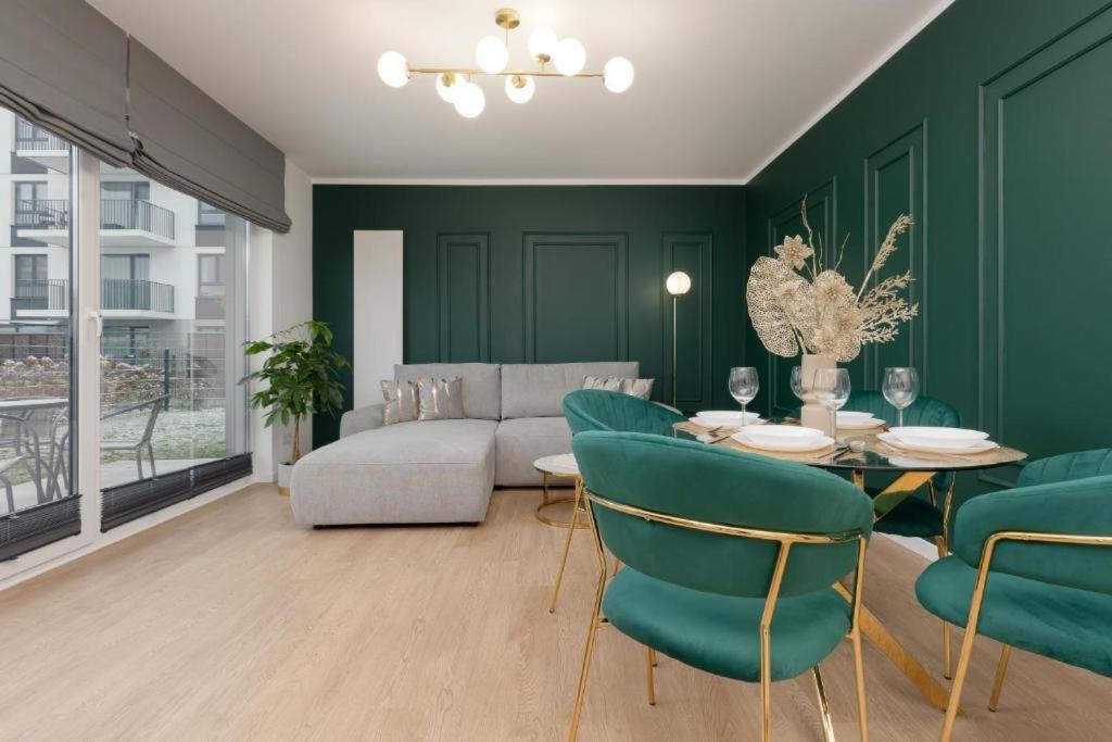 Green In Warsaw's Bemowo District With A Garden And Double Garage Butas *